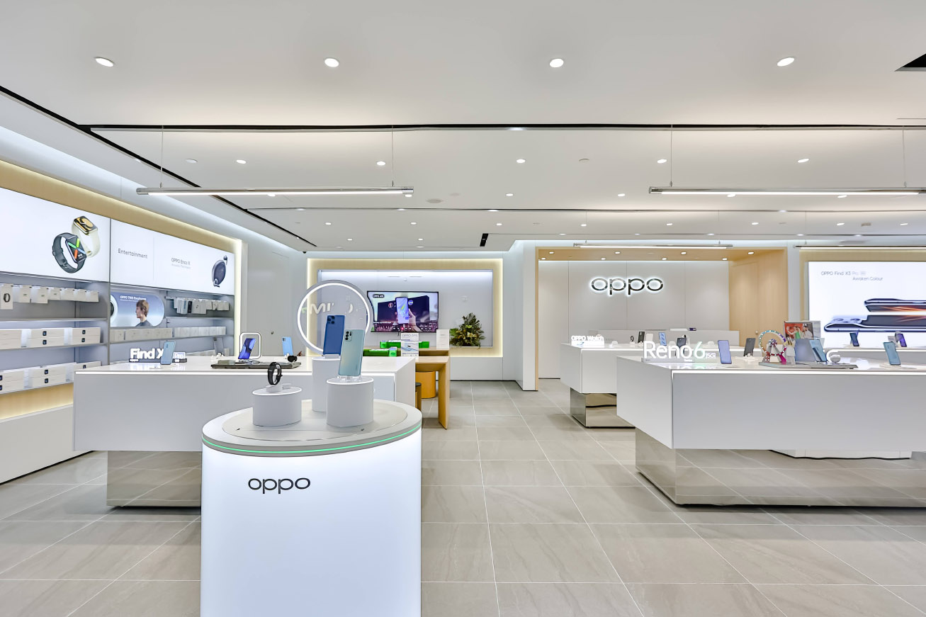 OPPO Brand Store Mid Valley Inside 04